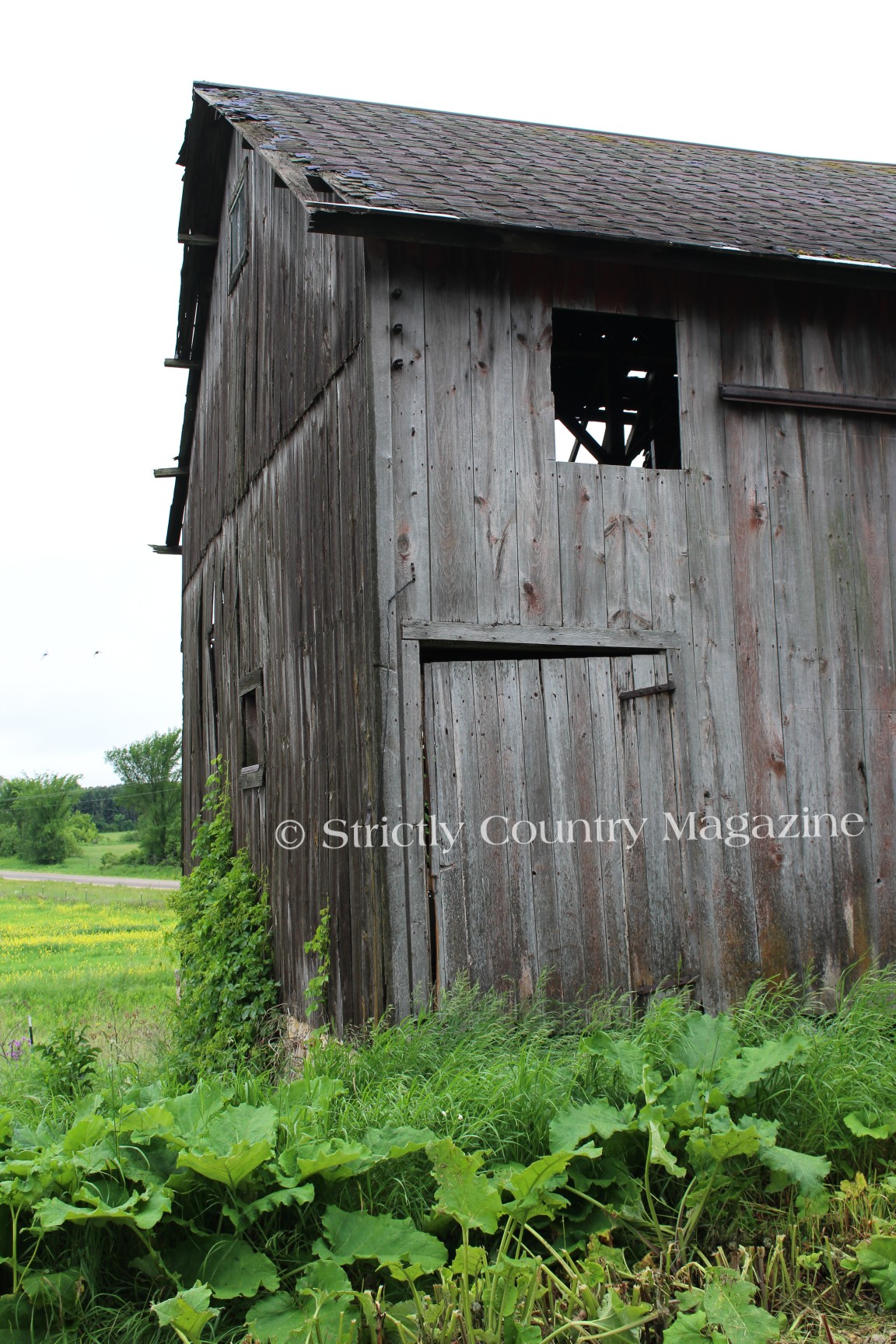 Strictly Country copyright Old building in Wisconsin